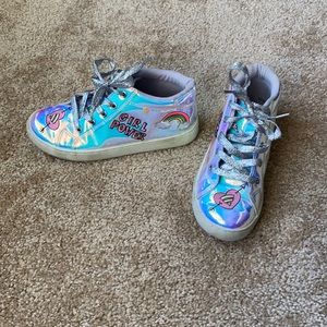 Girls’ high top tennis shoes
